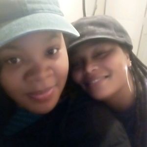 Meet your Posher, Tee